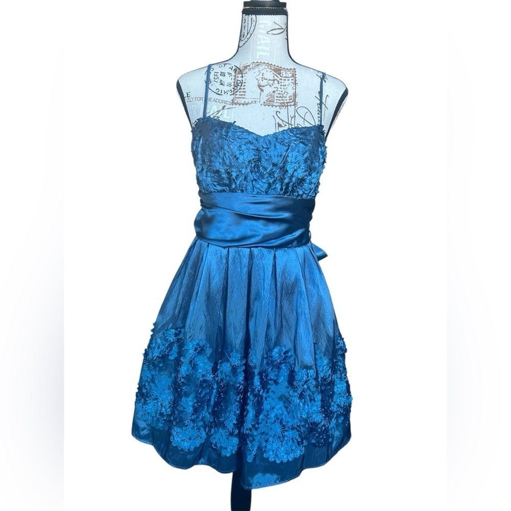 B. Smart Semi-Formal Blue Above the Knee Dress size 9/10
